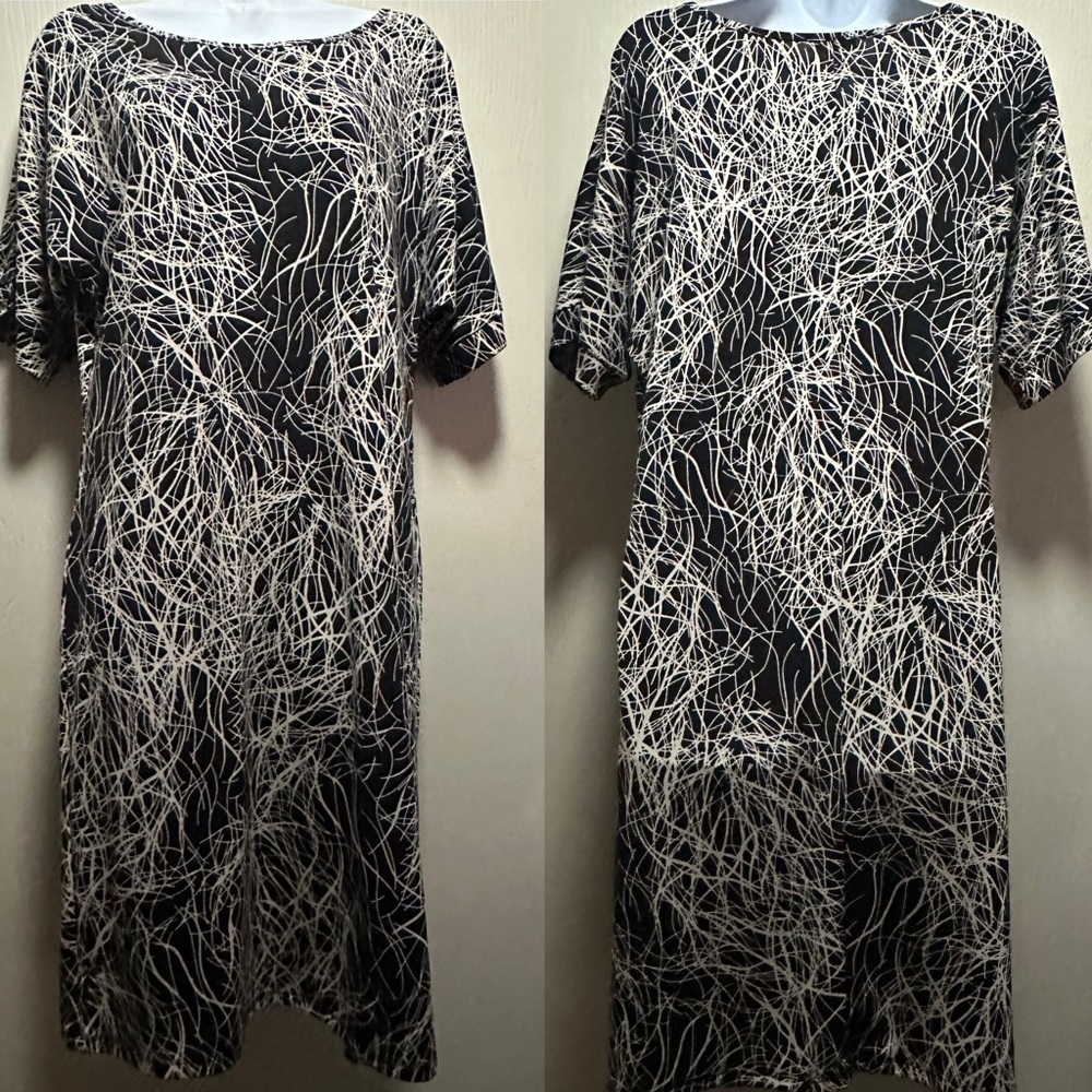 Vintage Forever 21 Black & White Abstract Print Shift Inspired Boho Mini Dress